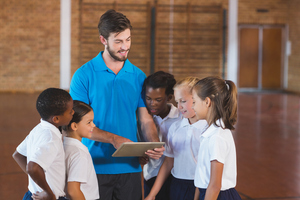 Observación del rol del pedagogo de Educación Física en las instituciones Educativas